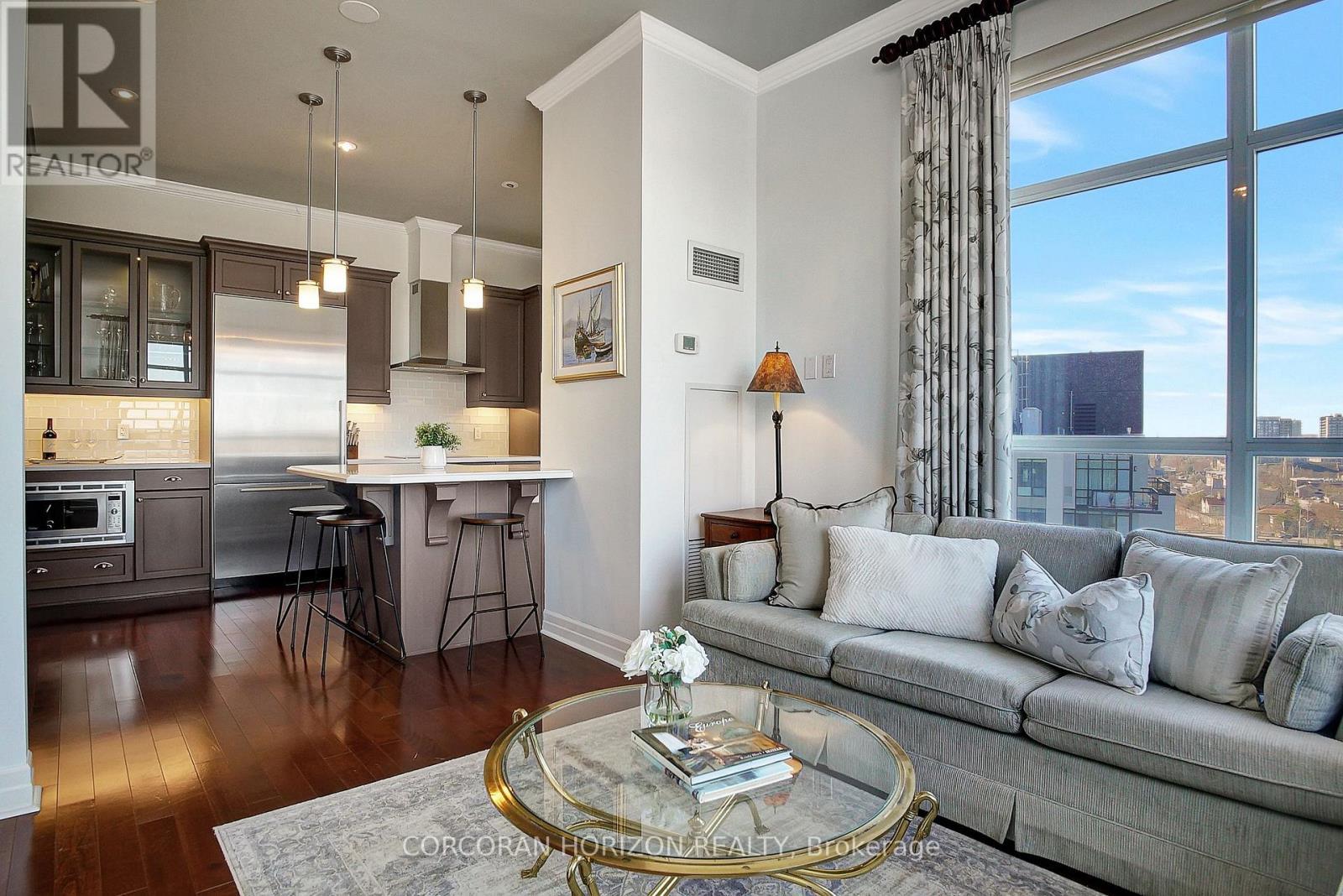 Uph4 - 170 Water Street N, Cambridge, ON - Indoor Photo Showing Living Room