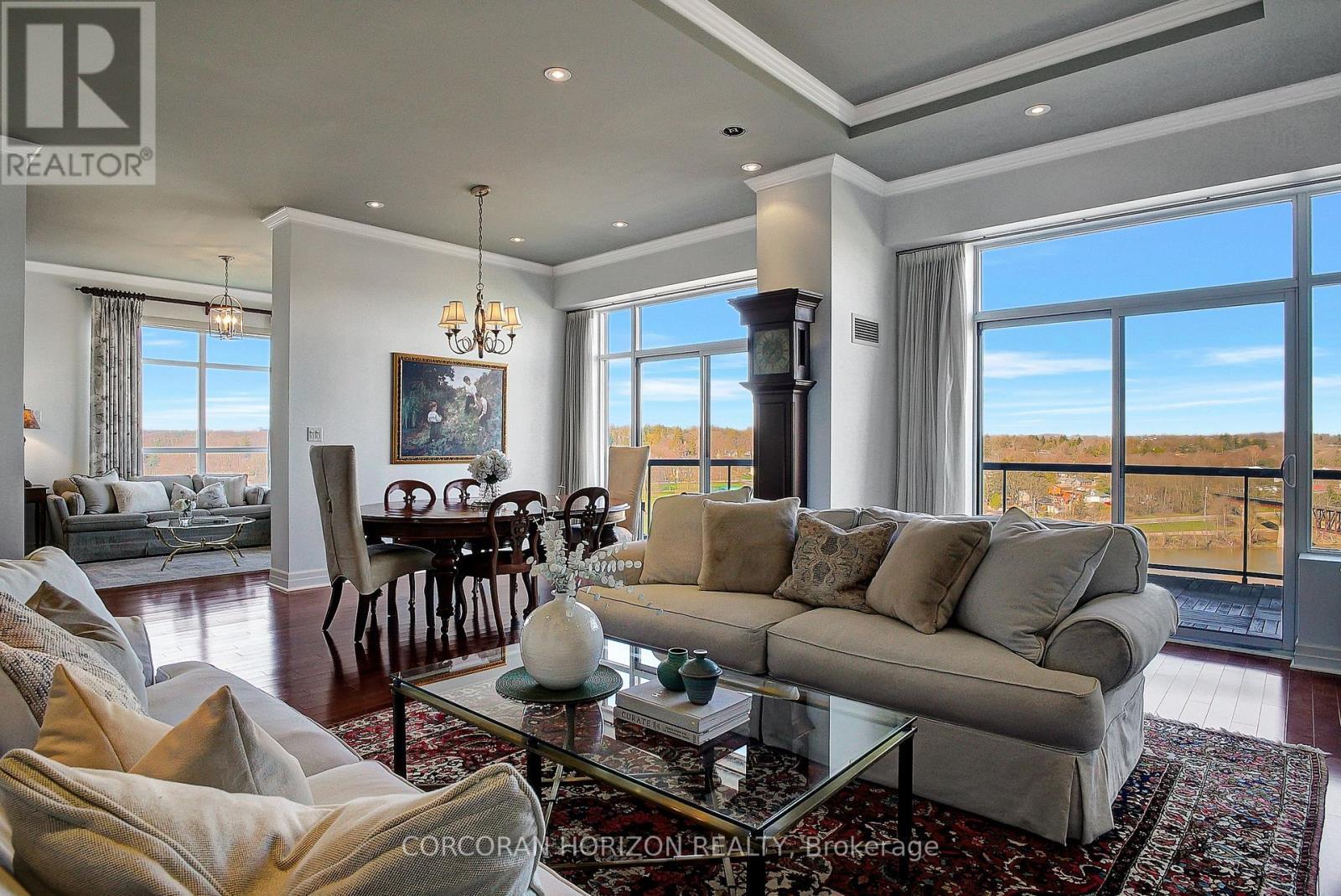 Uph4 - 170 Water Street N, Cambridge, ON - Indoor Photo Showing Living Room