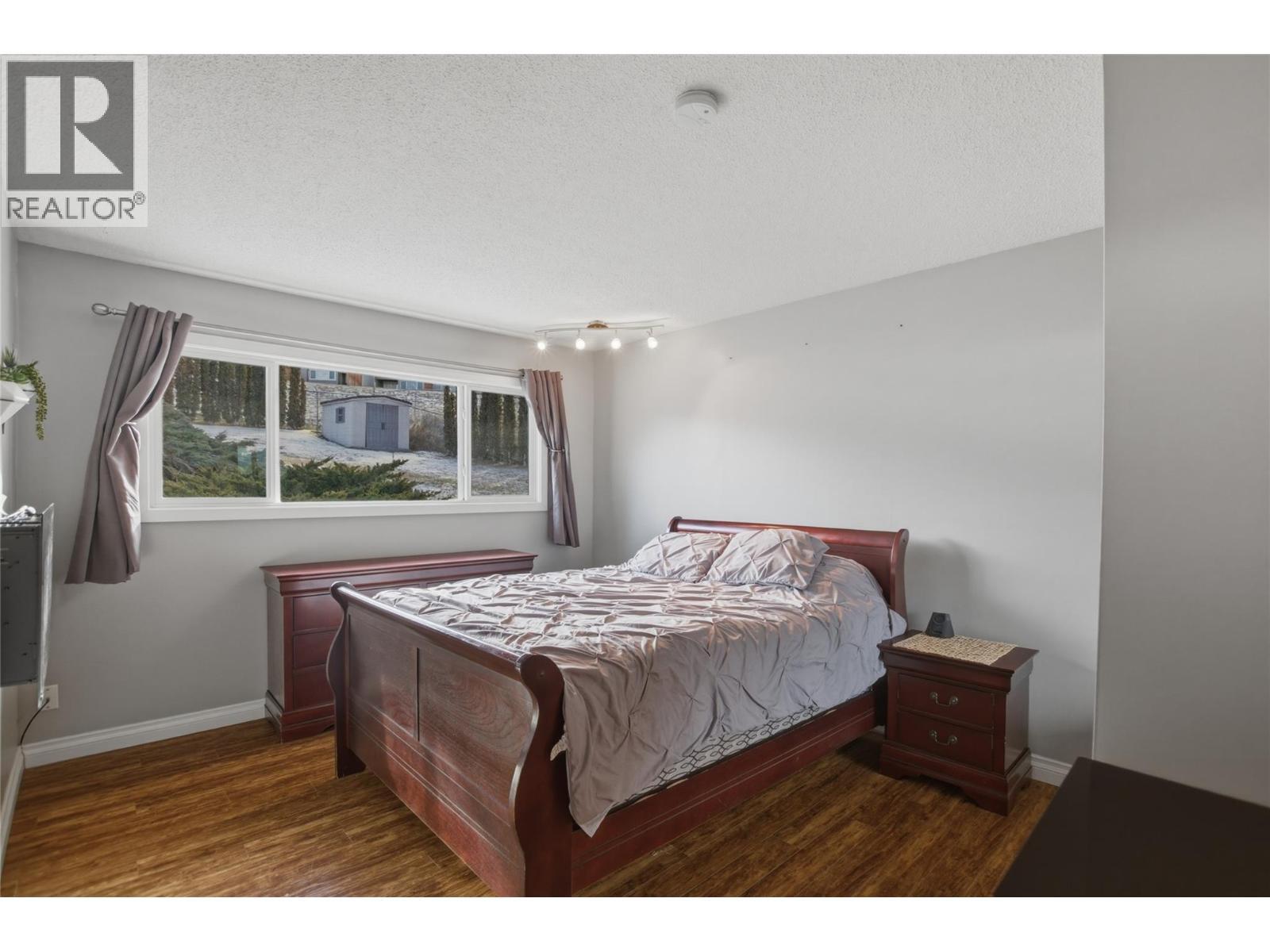 299 Gordonhorn Crescent, Kamloops, BC - Indoor Photo Showing Bedroom