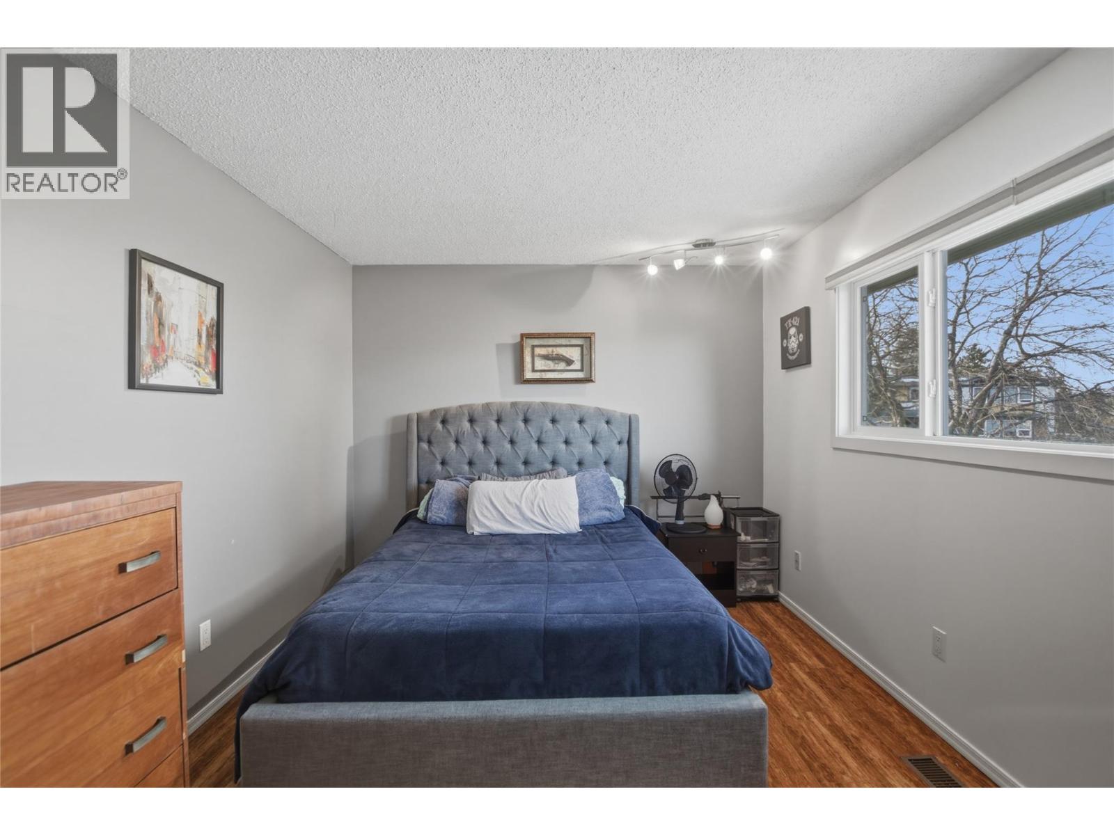 299 Gordonhorn Crescent, Kamloops, BC - Indoor Photo Showing Bedroom