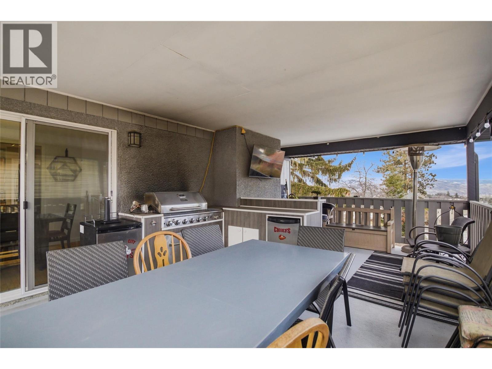 299 Gordonhorn Crescent, Kamloops, BC - Outdoor With Deck Patio Veranda With Exterior