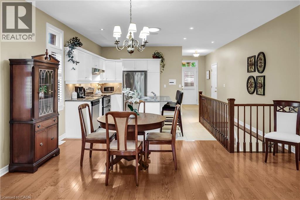 8 Muscat Drive Unit# 4, Grimsby, ON - Indoor Photo Showing Dining Room