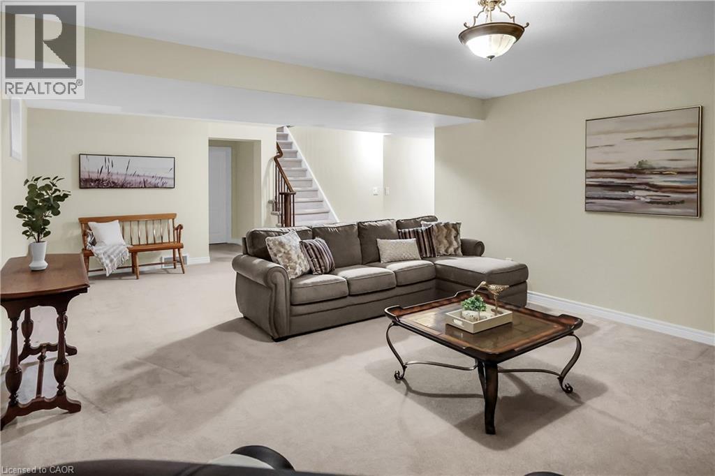8 Muscat Drive Unit# 4, Grimsby, ON - Indoor Photo Showing Living Room