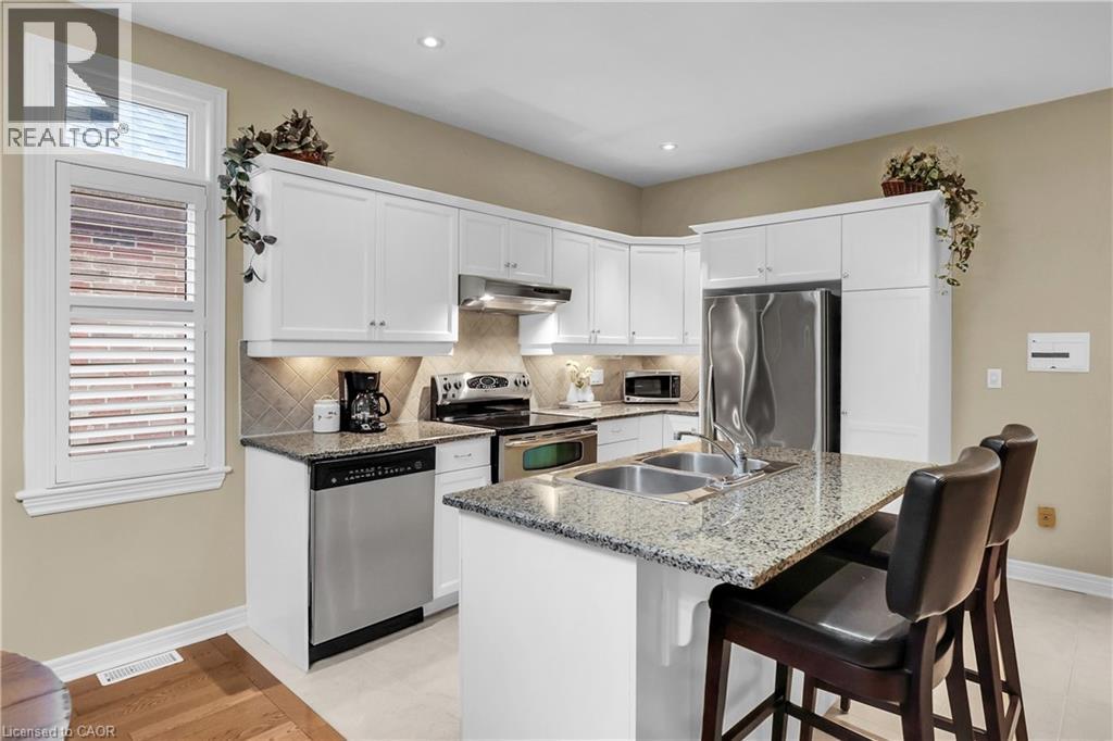 8 Muscat Drive Unit# 4, Grimsby, ON - Indoor Photo Showing Kitchen With Double Sink With Upgraded Kitchen