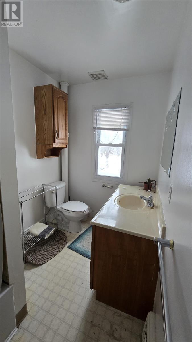 153 Church St, Sault Ste. Marie, ON - Indoor Photo Showing Bathroom