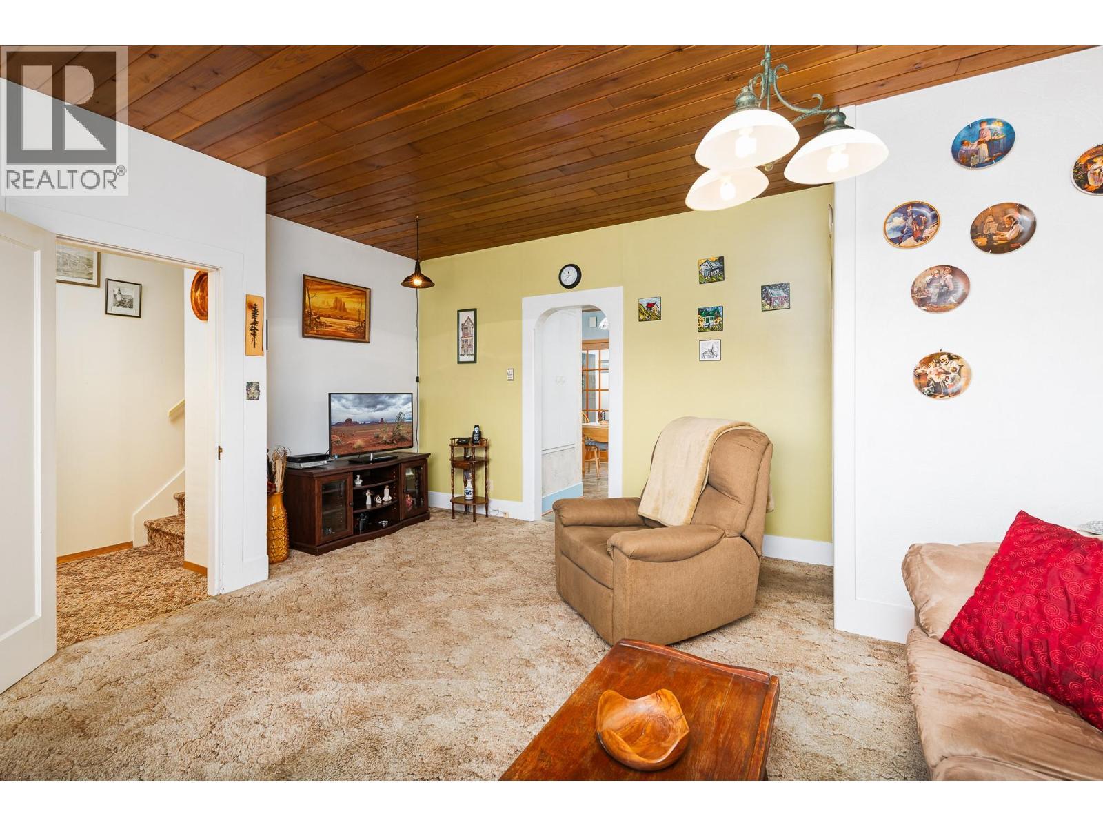 1843 Mclaren Street, Creston, BC - Indoor