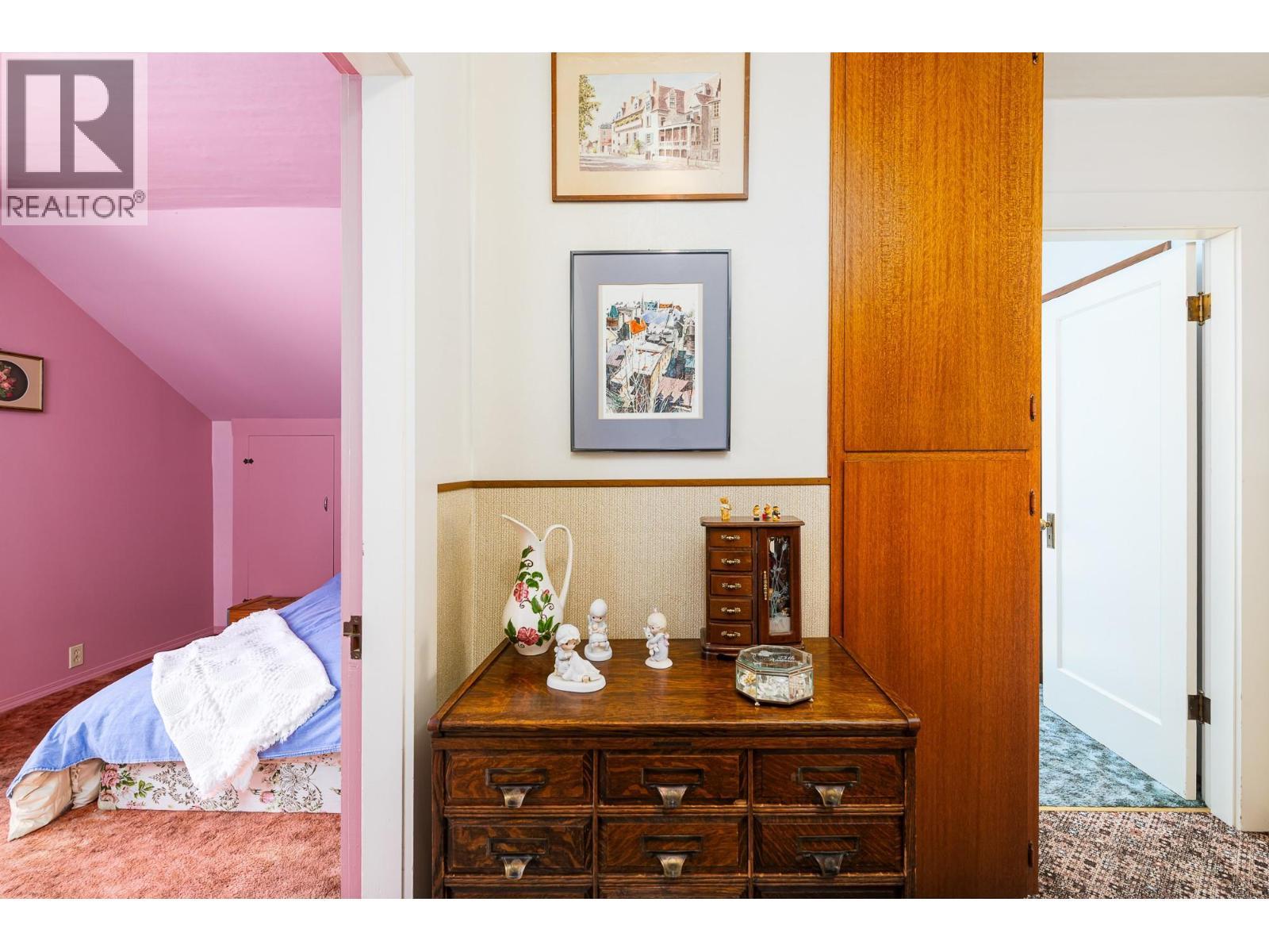 1843 Mclaren Street, Creston, BC - Indoor