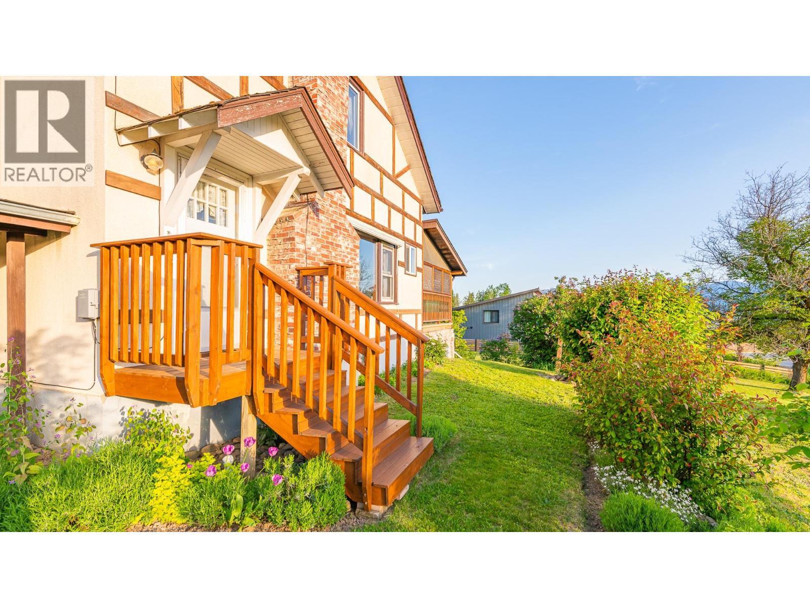 1843 Mclaren Street, Creston, BC - Outdoor