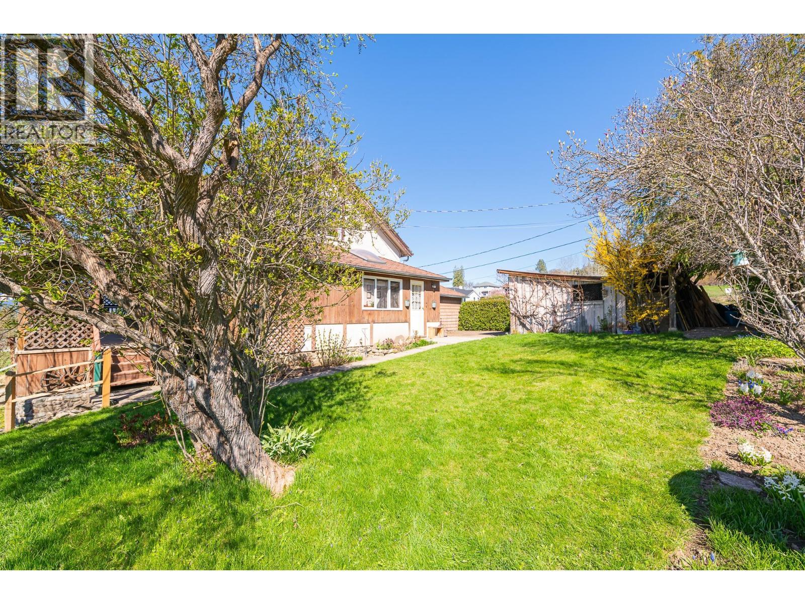 1843 Mclaren Street, Creston, BC - Outdoor