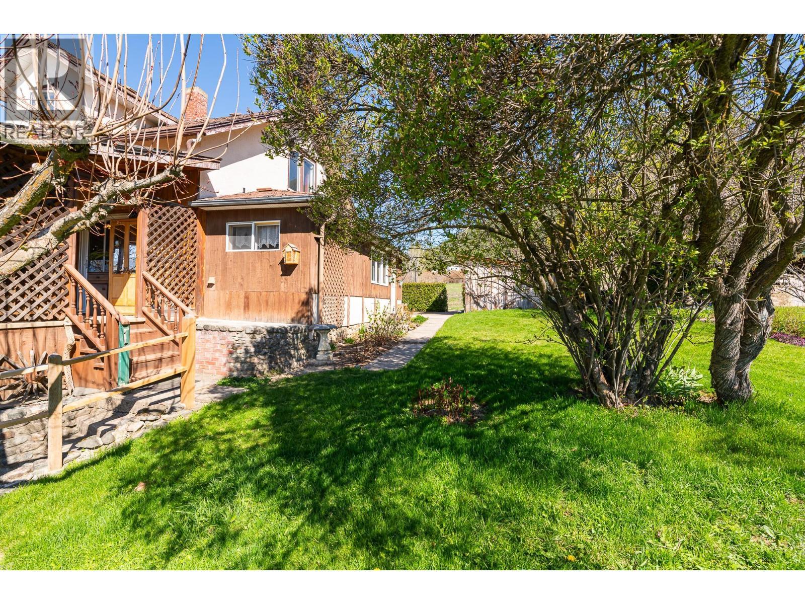 1843 Mclaren Street, Creston, BC - Outdoor