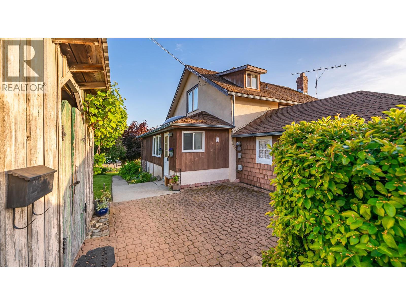 1843 Mclaren Street, Creston, BC - Outdoor