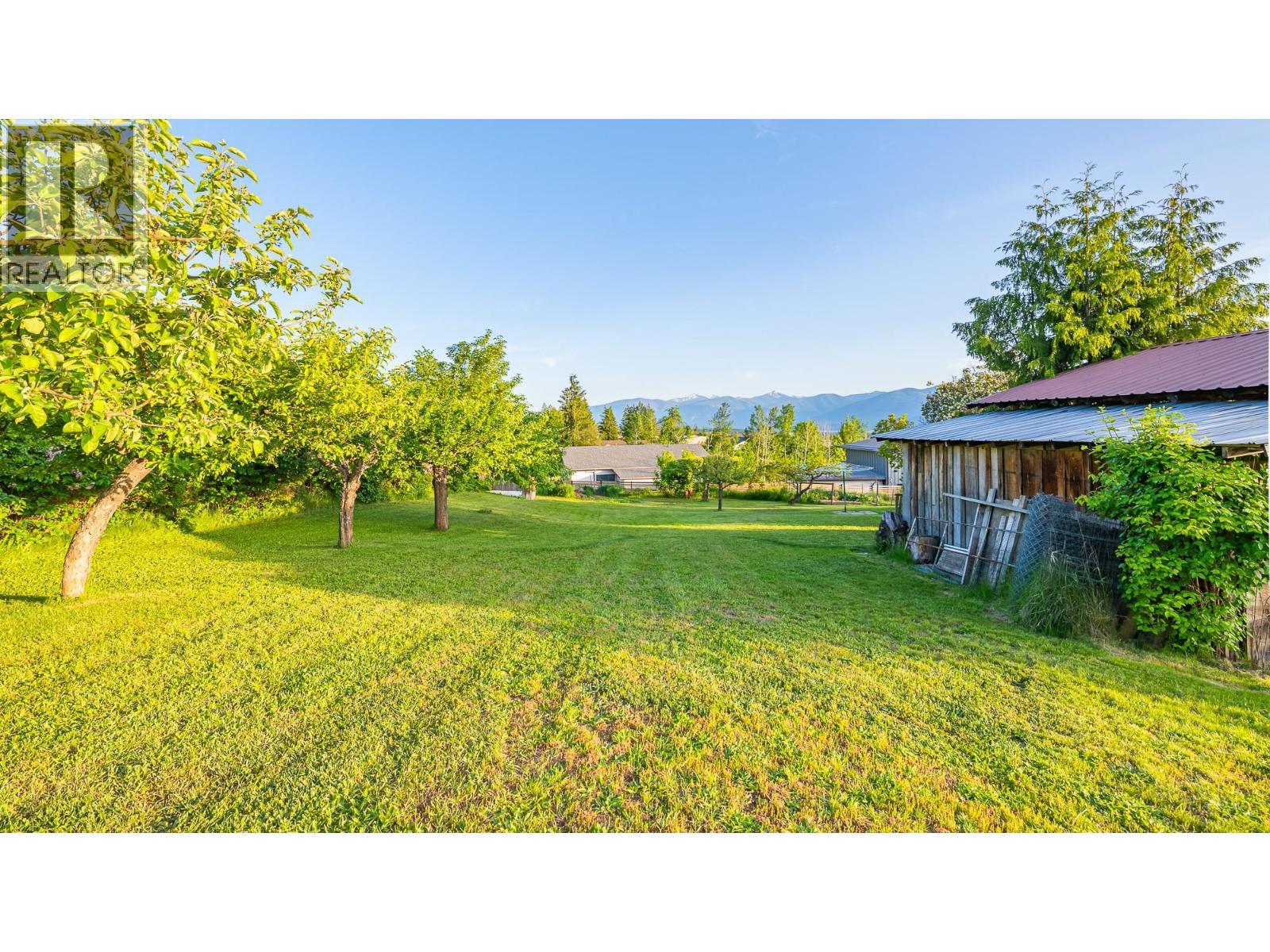 1843 Mclaren Street, Creston, BC - Outdoor