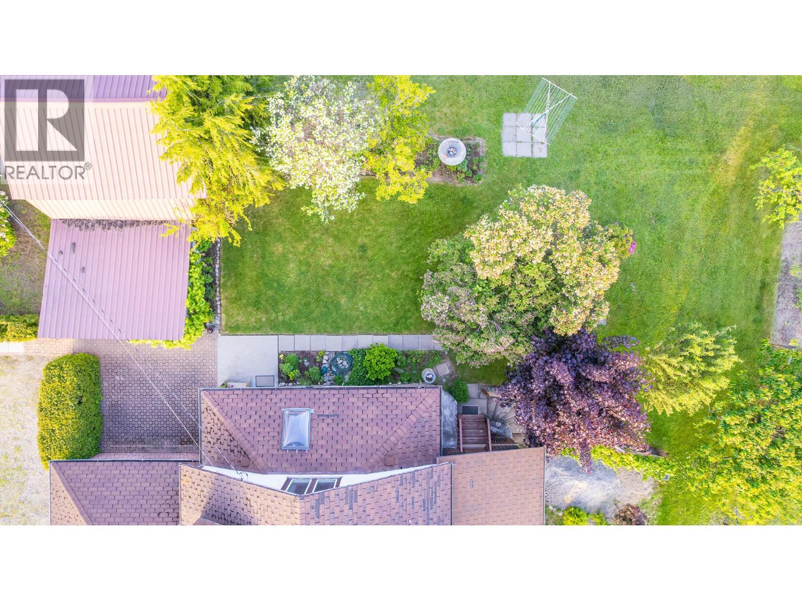 1843 Mclaren Street, Creston, BC - Outdoor