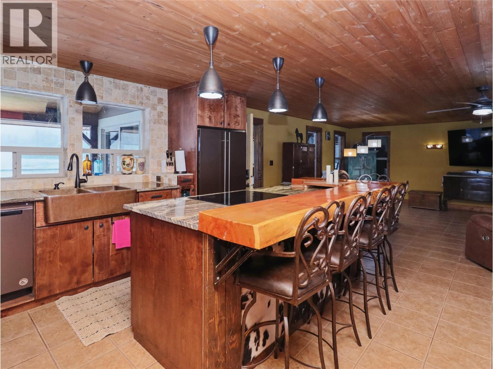 3850 Blythe-Rhone Road, Westbridge, BC - Indoor