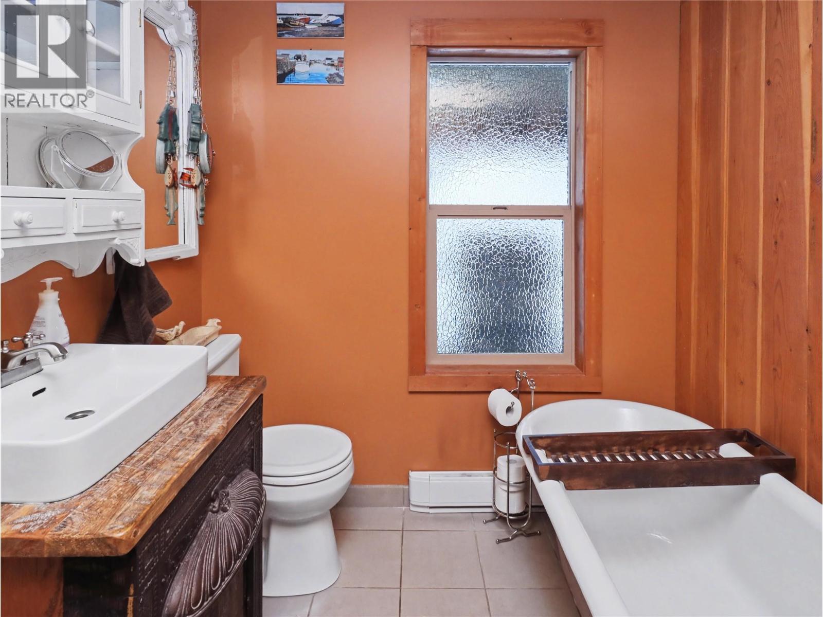 3850 Blythe-Rhone Road, Westbridge, BC - Indoor Photo Showing Bathroom