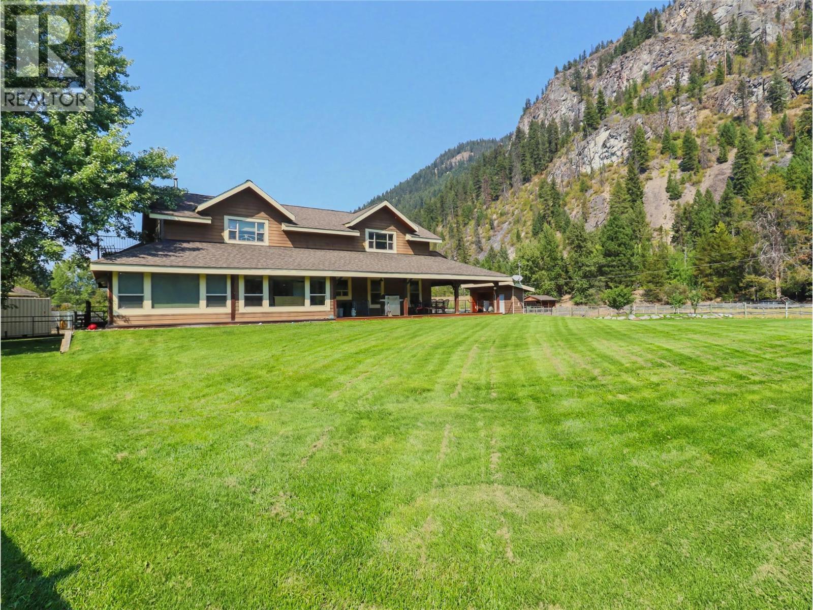 3850 Blythe-Rhone Road, Westbridge, BC - Outdoor With Deck Patio Veranda