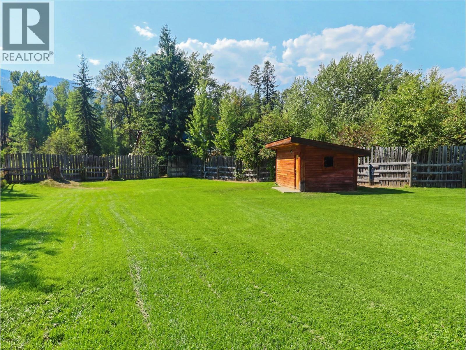 3850 Blythe-Rhone Road, Westbridge, BC - Outdoor