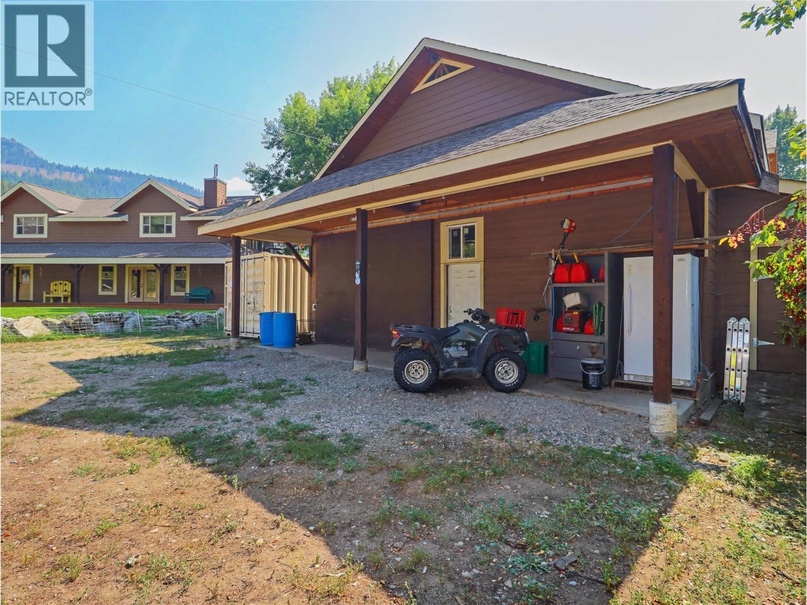 3850 Blythe-Rhone Road, Westbridge, BC - Outdoor With Deck Patio Veranda
