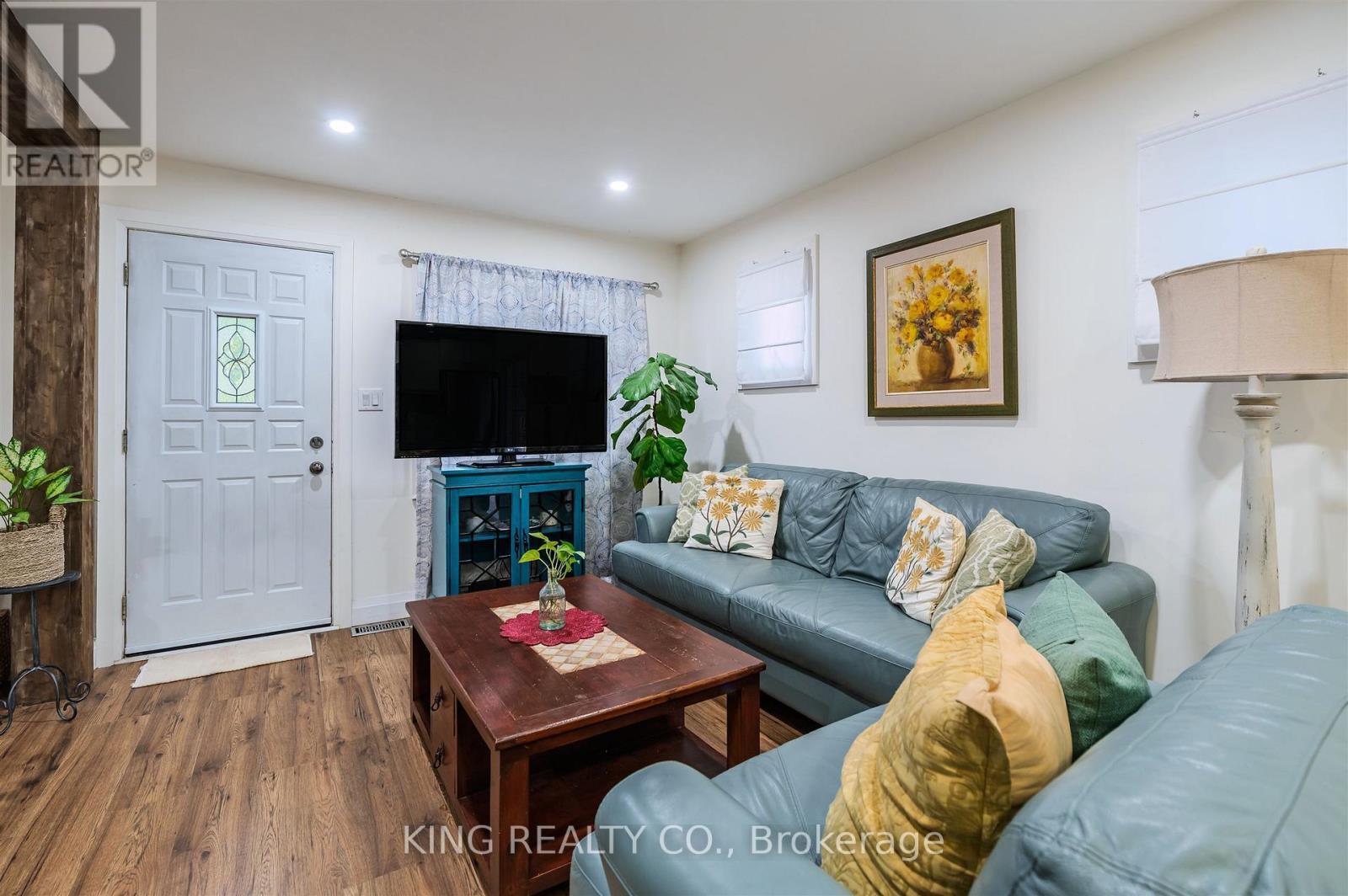 829 Athol Street, Whitby, ON - Indoor Photo Showing Living Room With Fireplace