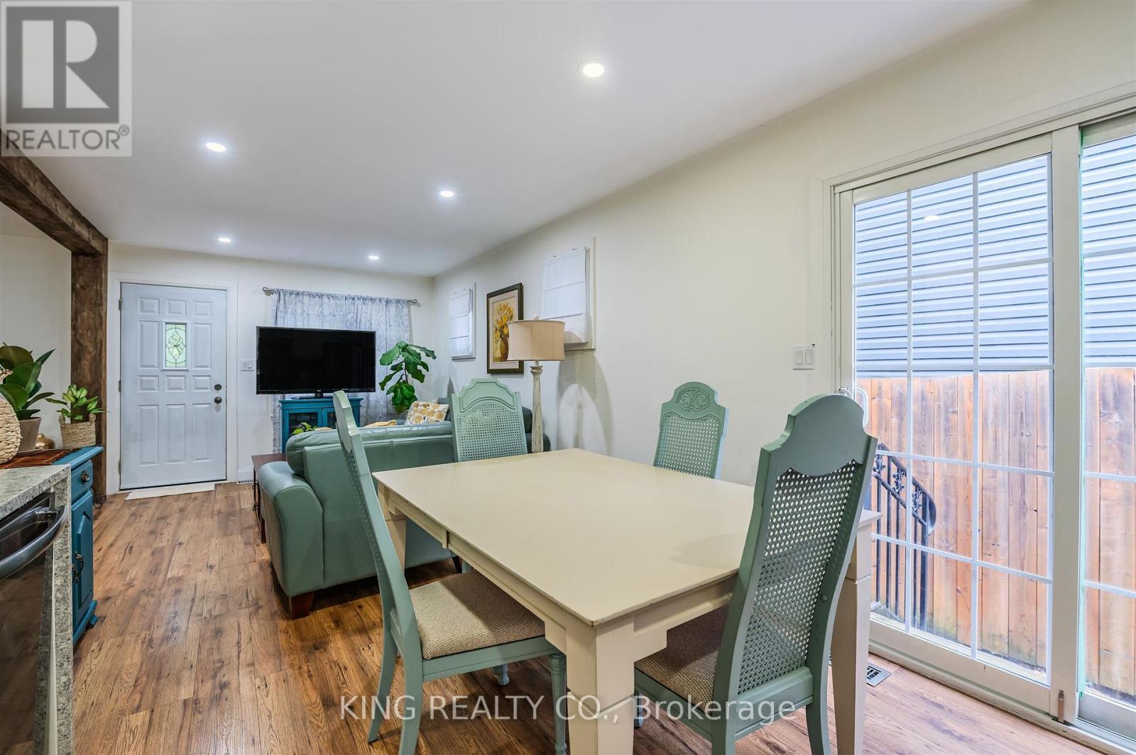 829 Athol Street, Whitby, ON - Indoor Photo Showing Dining Room