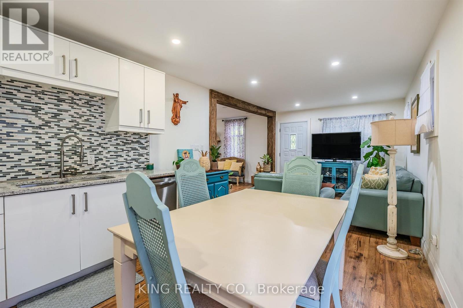 829 Athol Street, Whitby, ON - Indoor