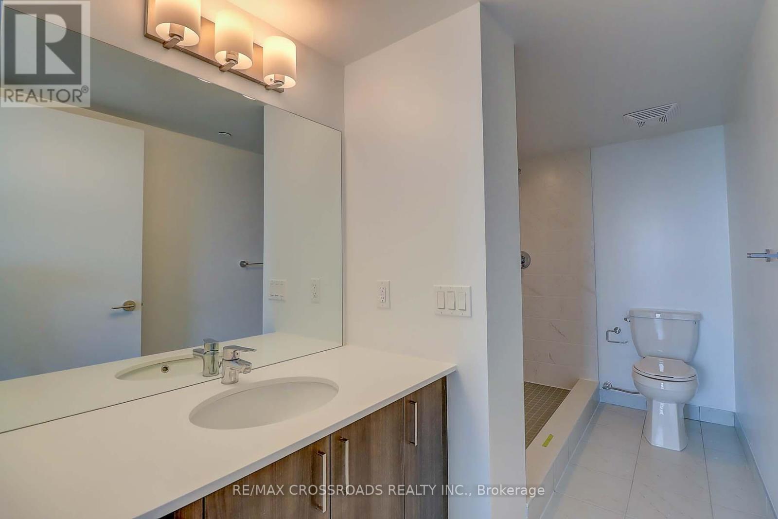 1111 - 1480 Bayly Street, Pickering, ON - Indoor Photo Showing Bathroom