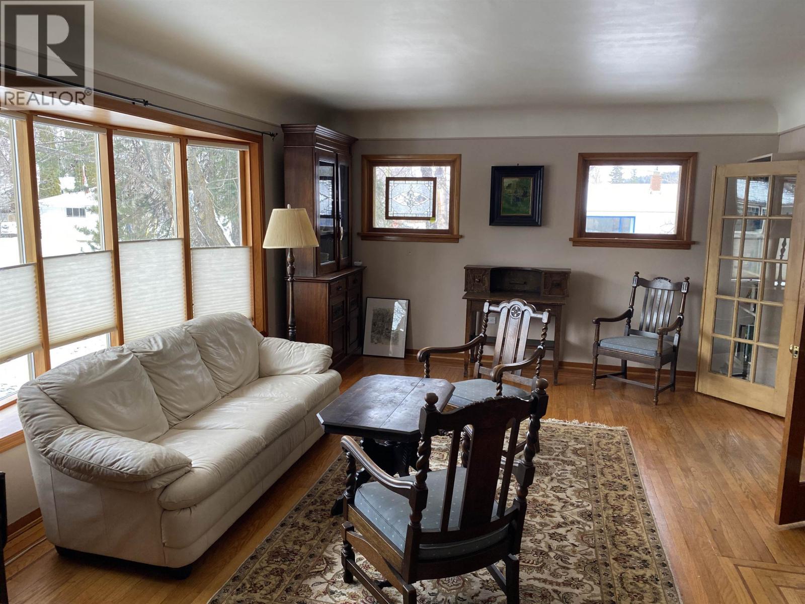 125 15Th Avenue, Prince George, BC - Indoor Photo Showing Living Room