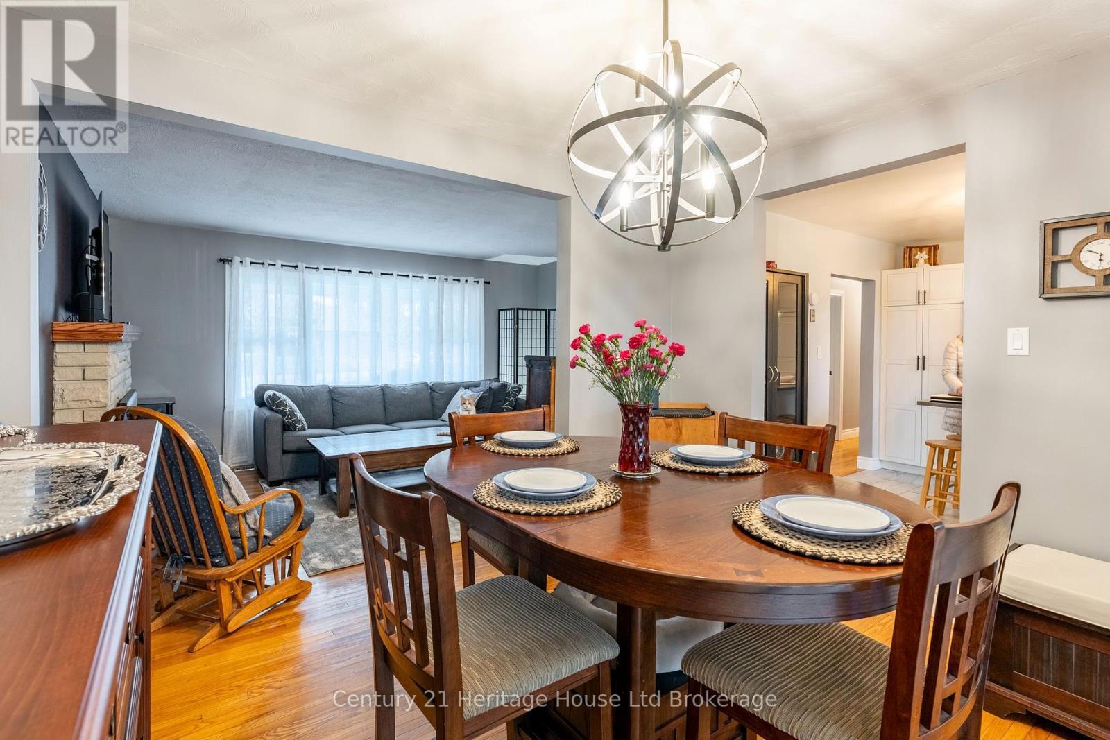 93 James Avenue, Tillsonburg, ON - Indoor Photo Showing Dining Room