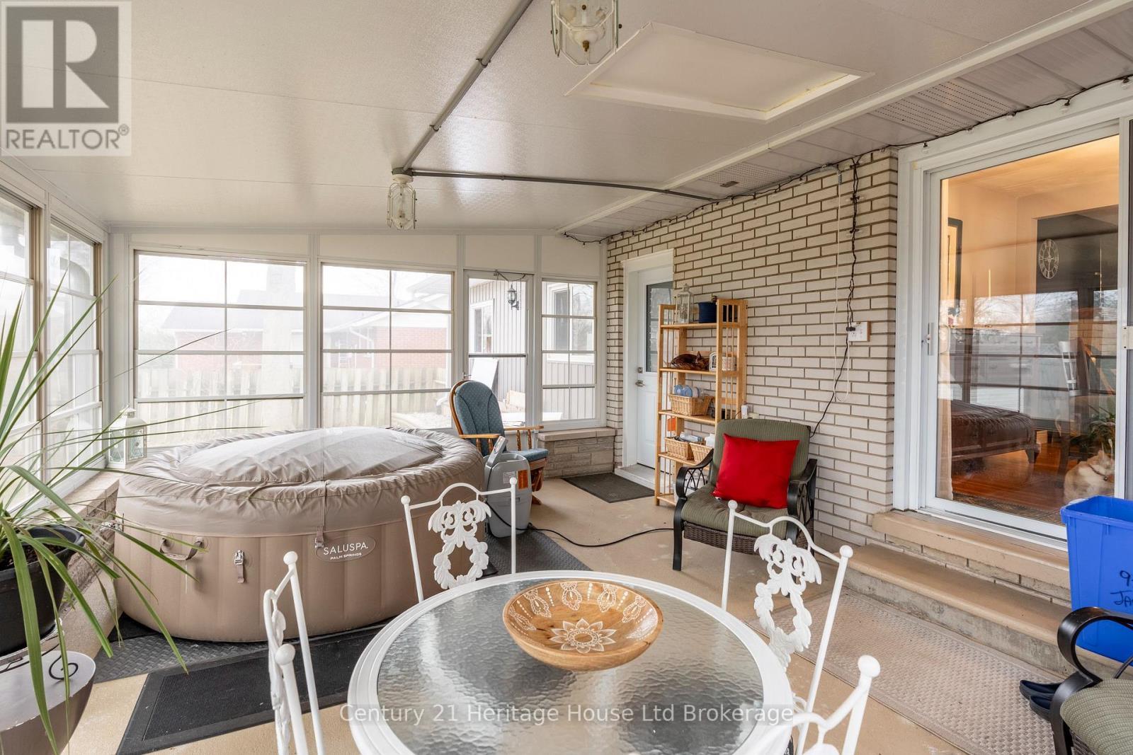 93 James Avenue, Tillsonburg, ON - Indoor