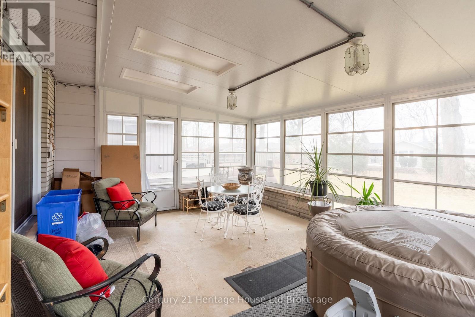 93 James Avenue, Tillsonburg, ON - Indoor