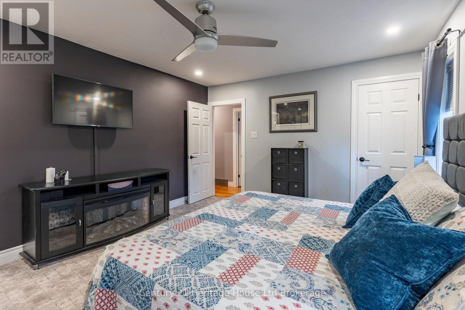 93 James Avenue, Tillsonburg, ON - Indoor Photo Showing Bedroom