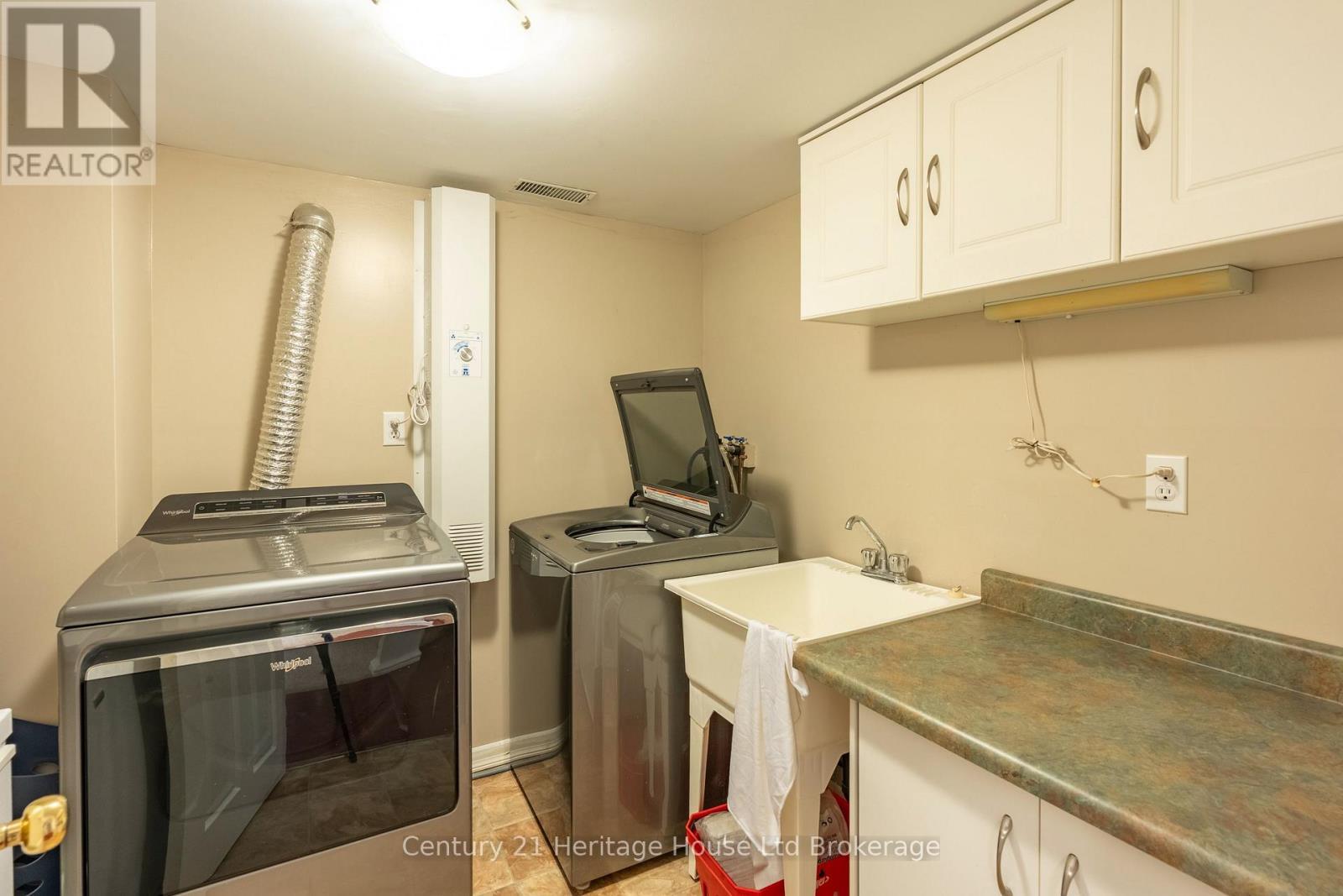 93 James Avenue, Tillsonburg, ON - Indoor Photo Showing Laundry Room