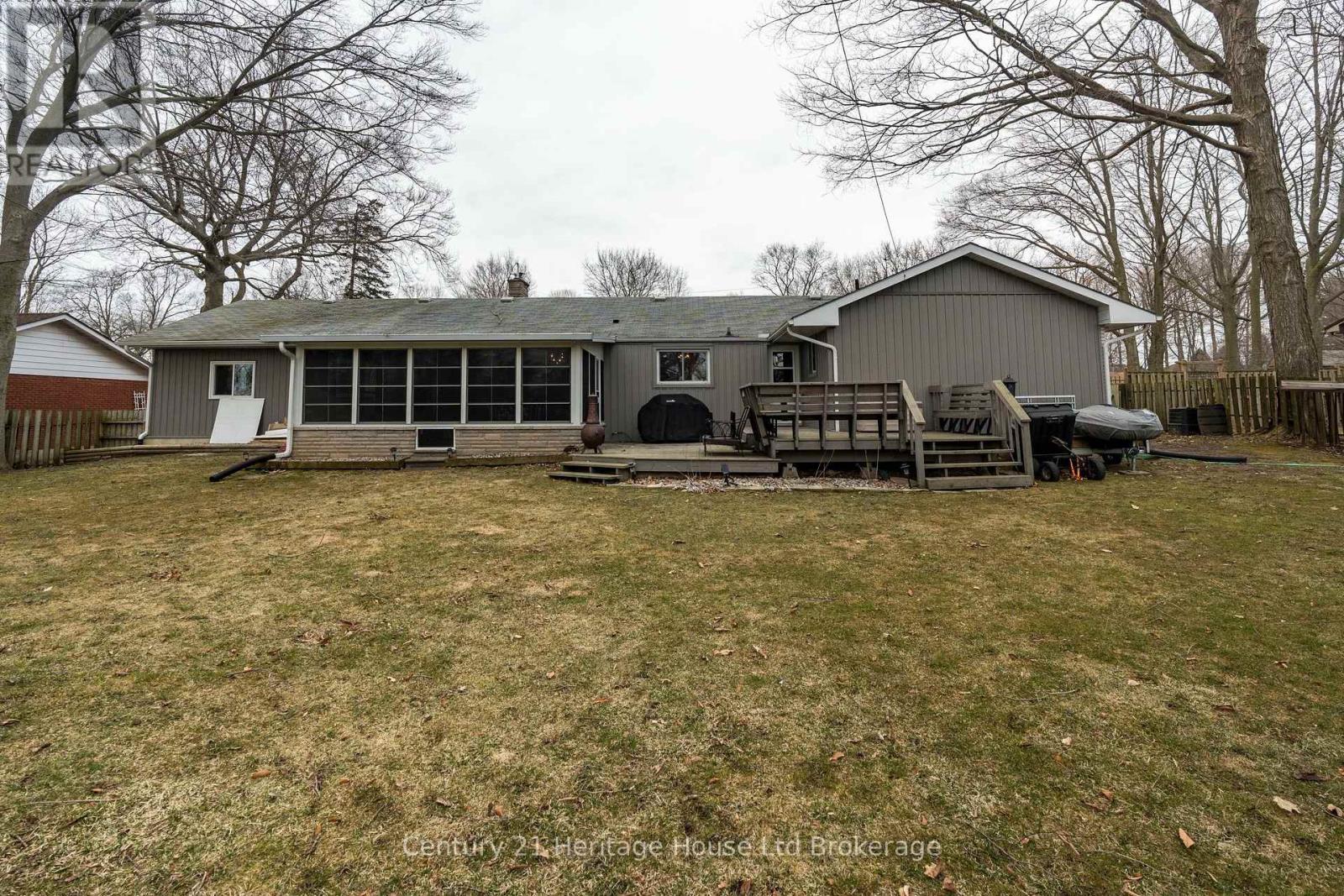 93 James Avenue, Tillsonburg, ON - Outdoor With Deck Patio Veranda
