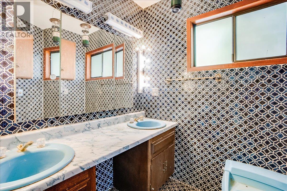 7691 Balfour Wharf Road, Balfour, BC - Indoor Photo Showing Bathroom