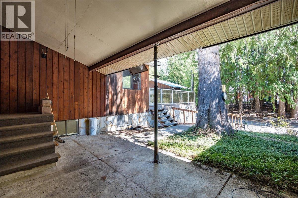 7691 Balfour Wharf Road, Balfour, BC - Outdoor With Exterior