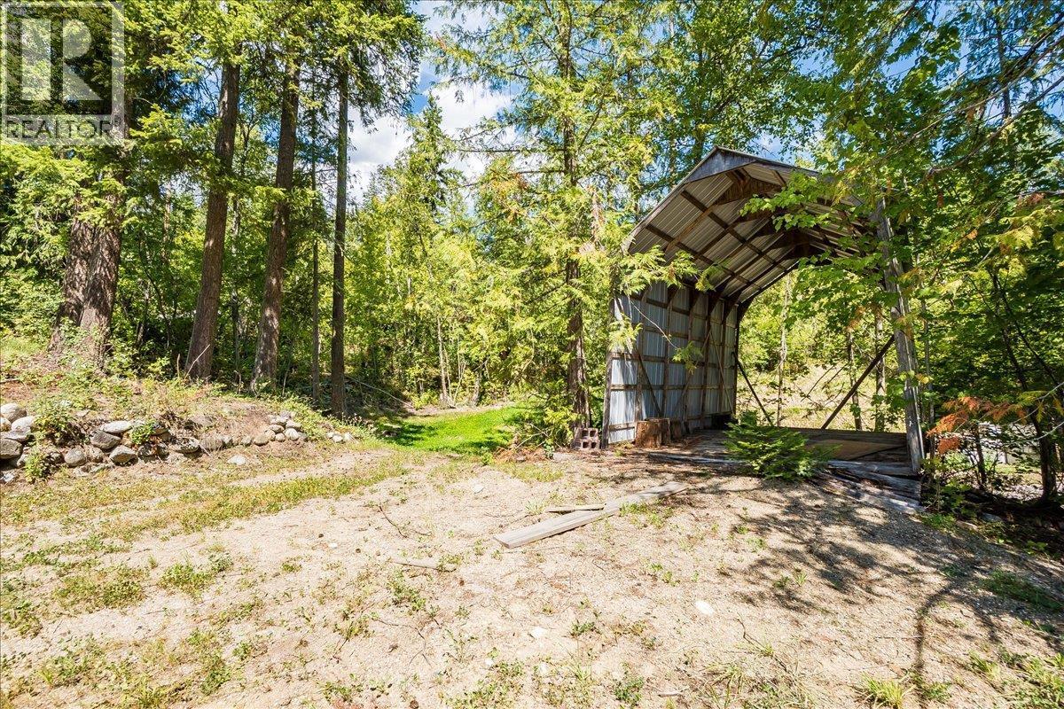 7691 Balfour Wharf Road, Balfour, BC - Outdoor