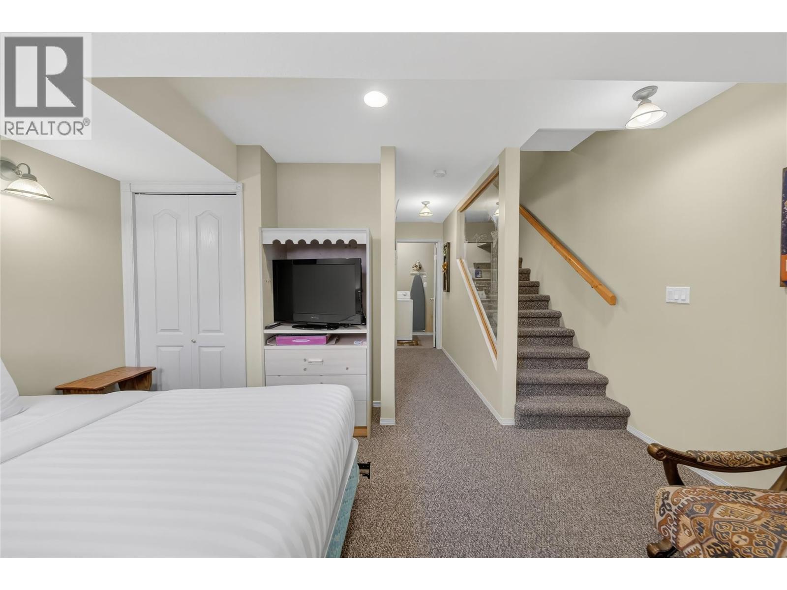 400 Riverside Way Unit# 438, Fernie, BC - Indoor Photo Showing Bedroom