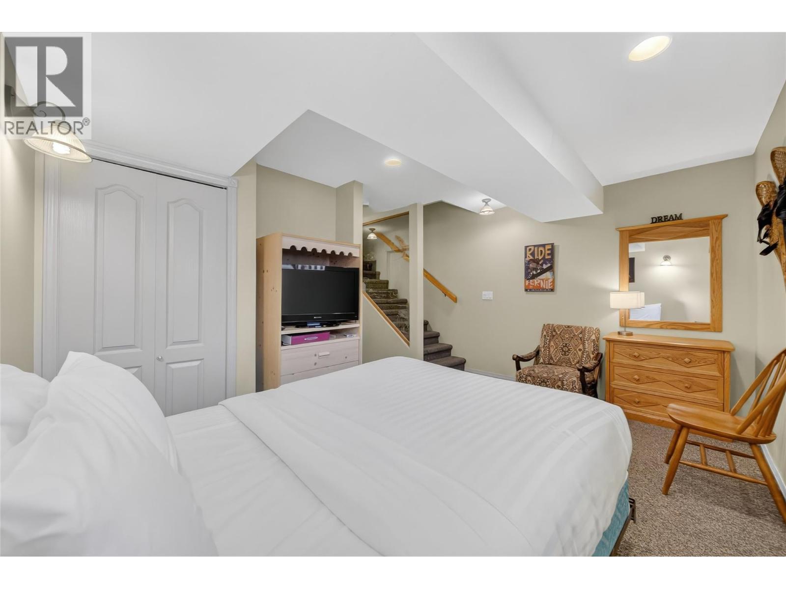 400 Riverside Way Unit# 438, Fernie, BC - Indoor Photo Showing Bedroom