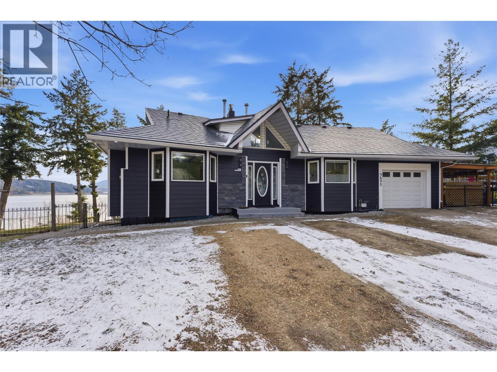 3690 Southview Road, Tappen, BC - Outdoor