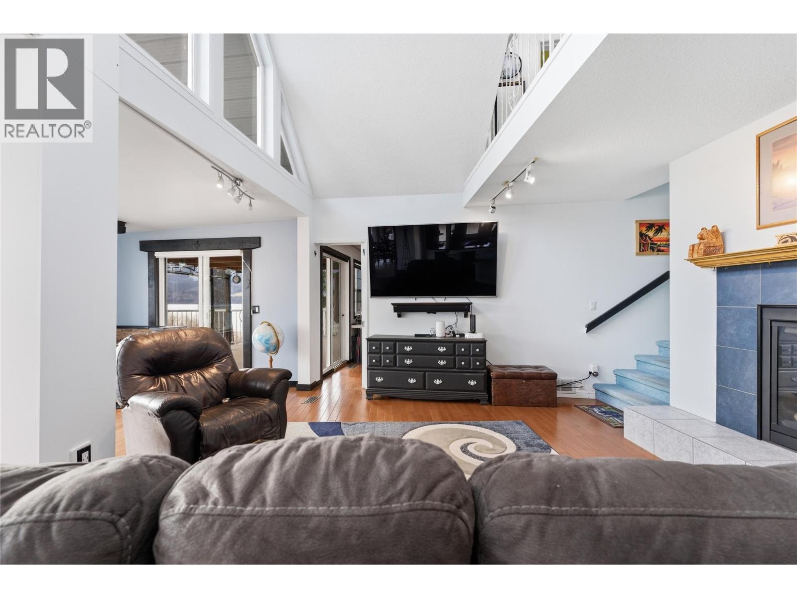 3690 Southview Road, Tappen, BC - Indoor Photo Showing Living Room With Fireplace