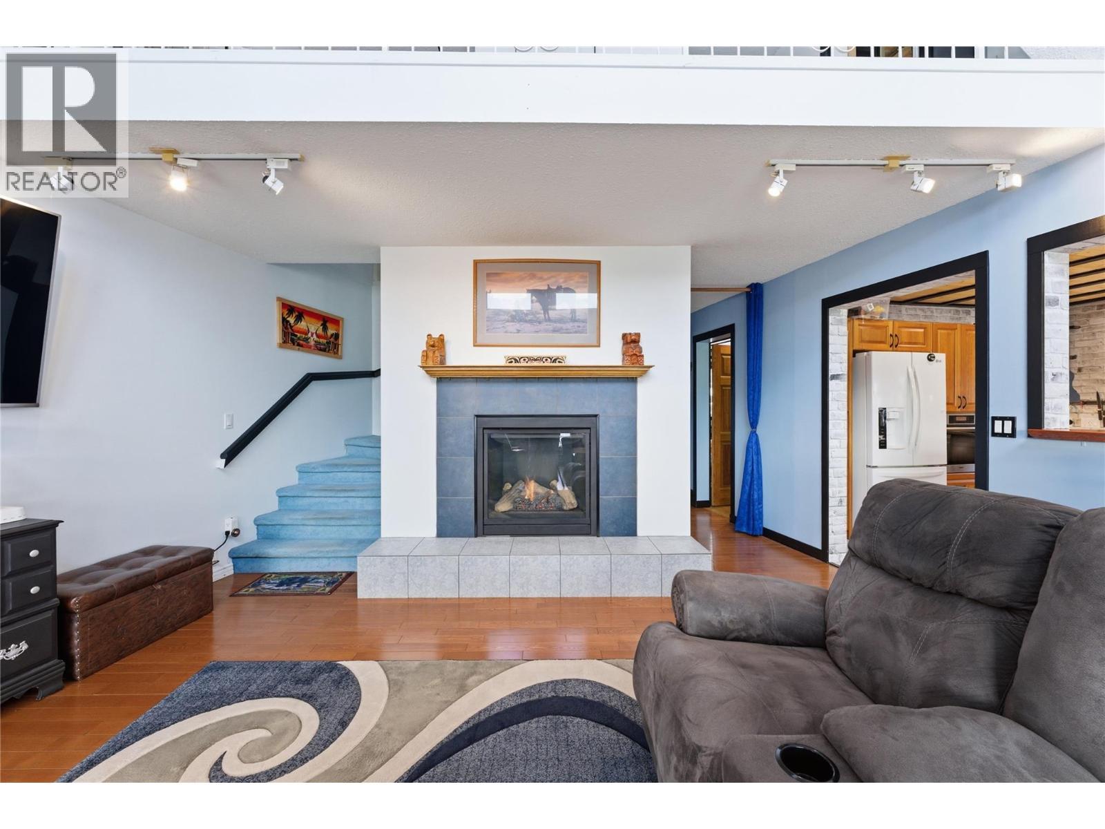 3690 Southview Road, Tappen, BC - Indoor Photo Showing Living Room With Fireplace