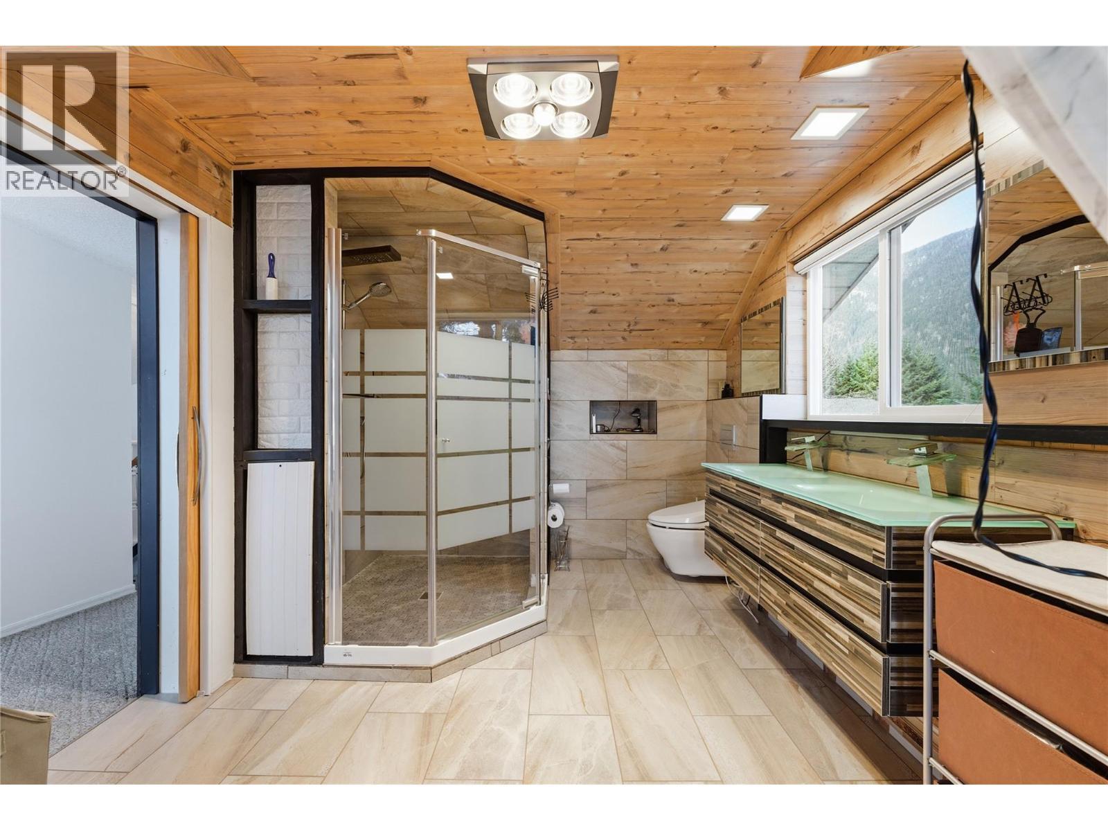 3690 Southview Road, Tappen, BC - Indoor Photo Showing Other Room