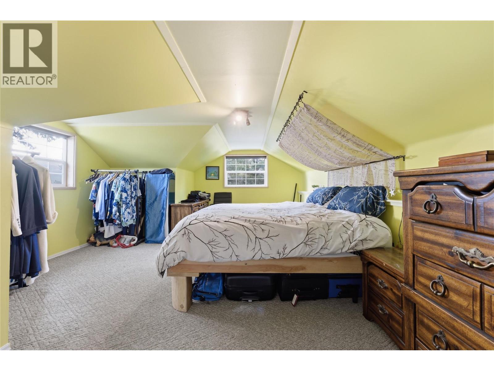 3690 Southview Road, Tappen, BC - Indoor Photo Showing Bedroom