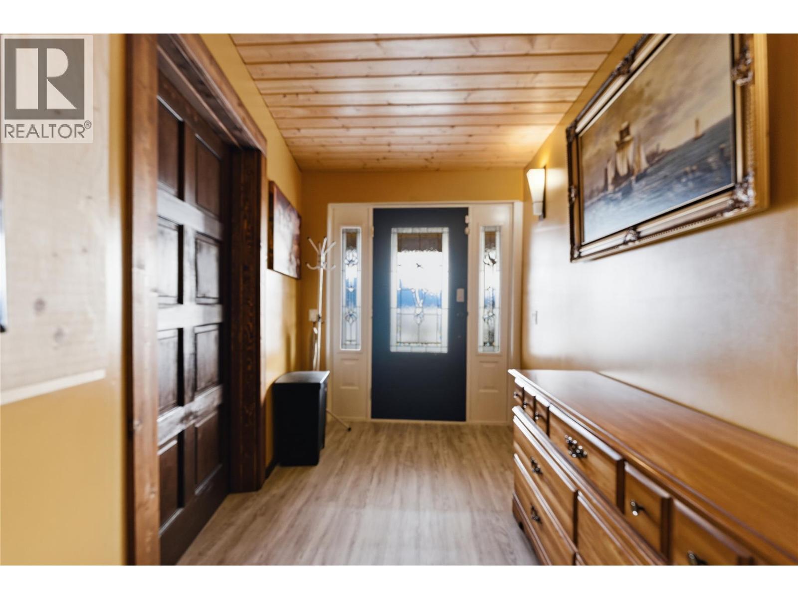 3690 Southview Road, Tappen, BC - Indoor Photo Showing Other Room