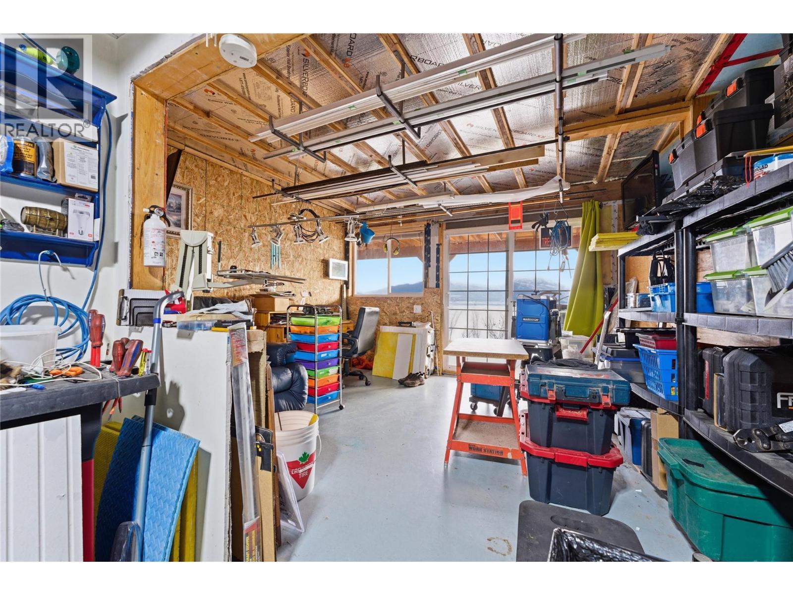 3690 Southview Road, Tappen, BC - Indoor