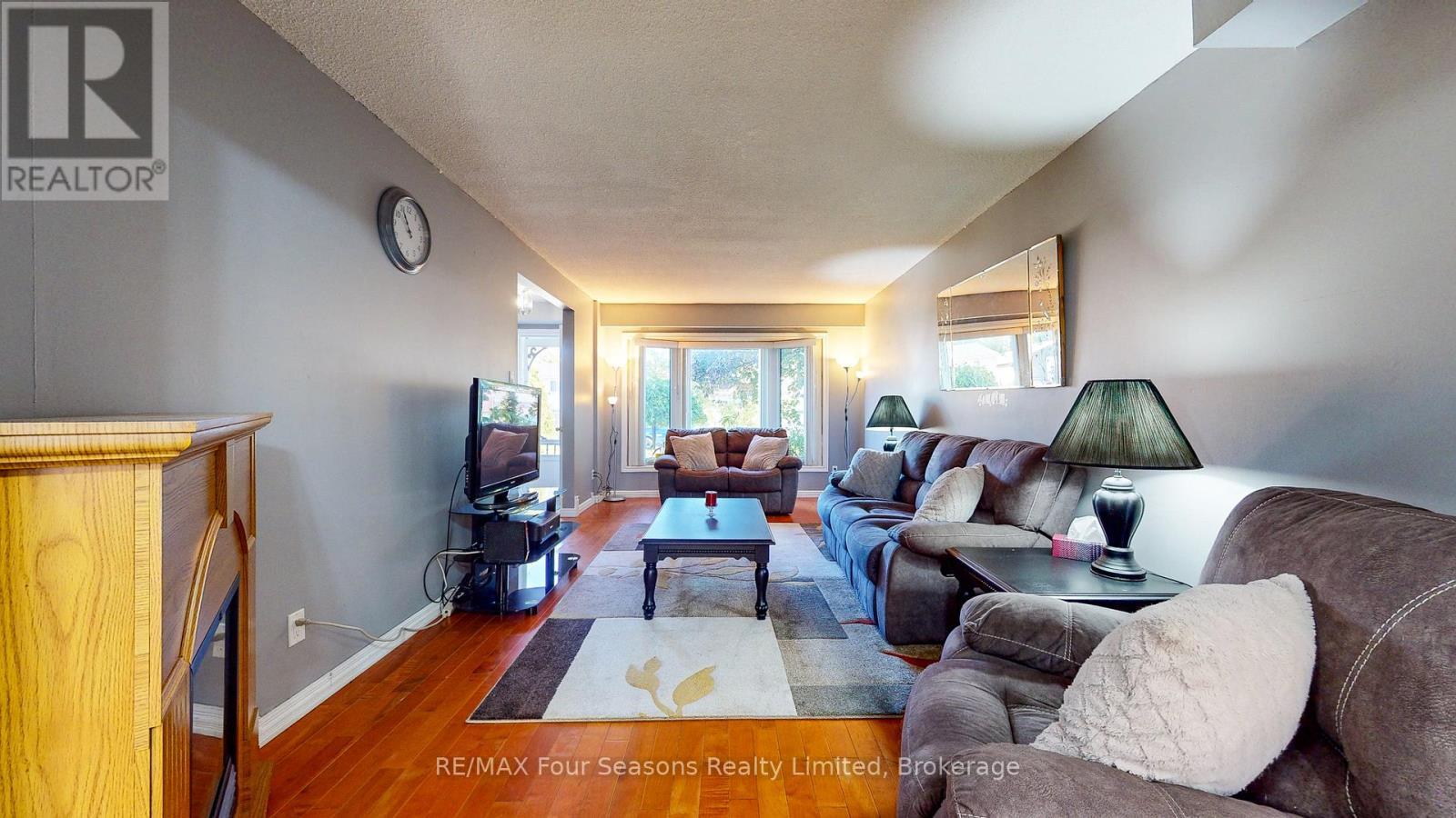 169 Burbank Crescent, Orangeville, ON - Indoor Photo Showing Living Room