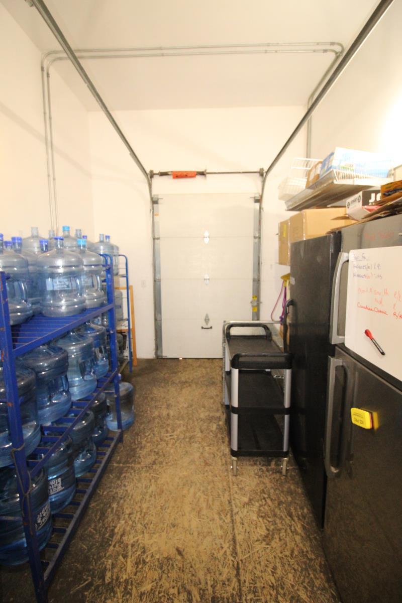 30 Centre Ave, Flatbush, AB