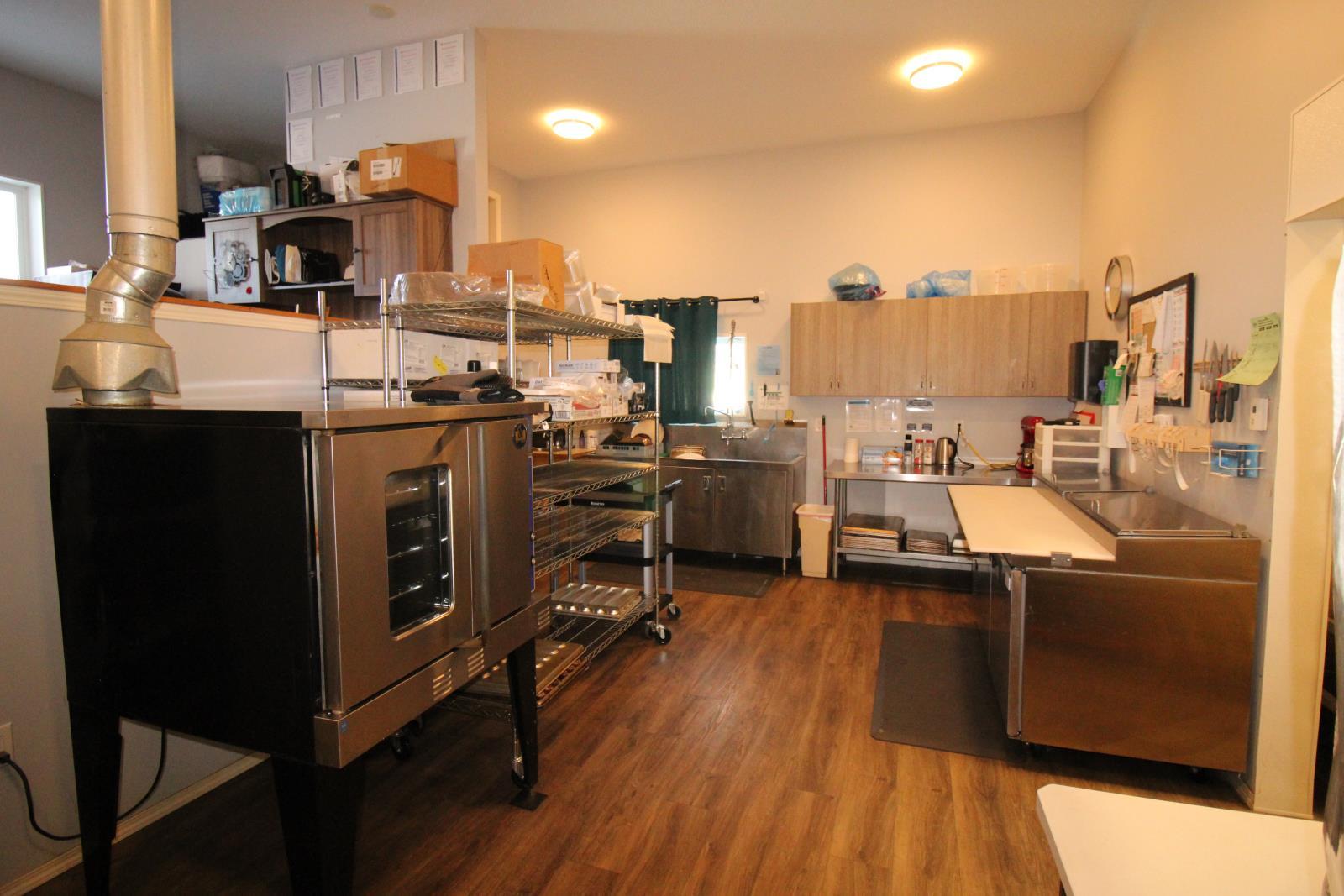 30 Center Ave, Flatbush, AB