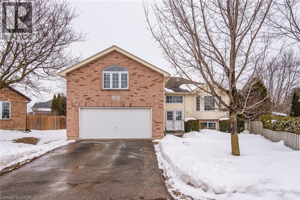 8 Berdux Place, Wellesley, ON - Outdoor With Facade