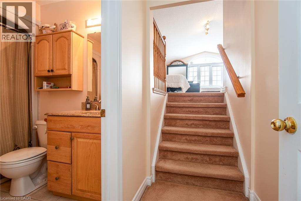 8 Berdux Place, Wellesley, ON - Indoor Photo Showing Bathroom